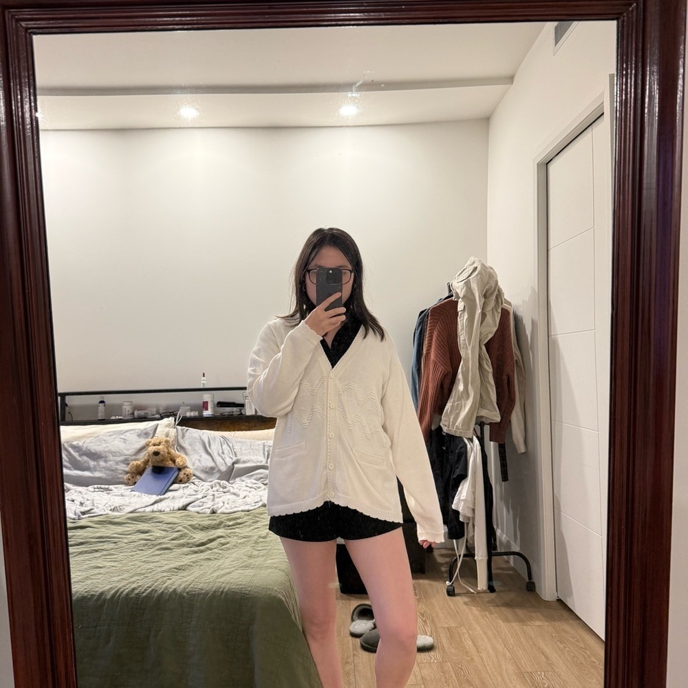 Tricots Nader | vintage white/cream knit Cardigan with V-Neck, Pockets - Picture 6 of 7